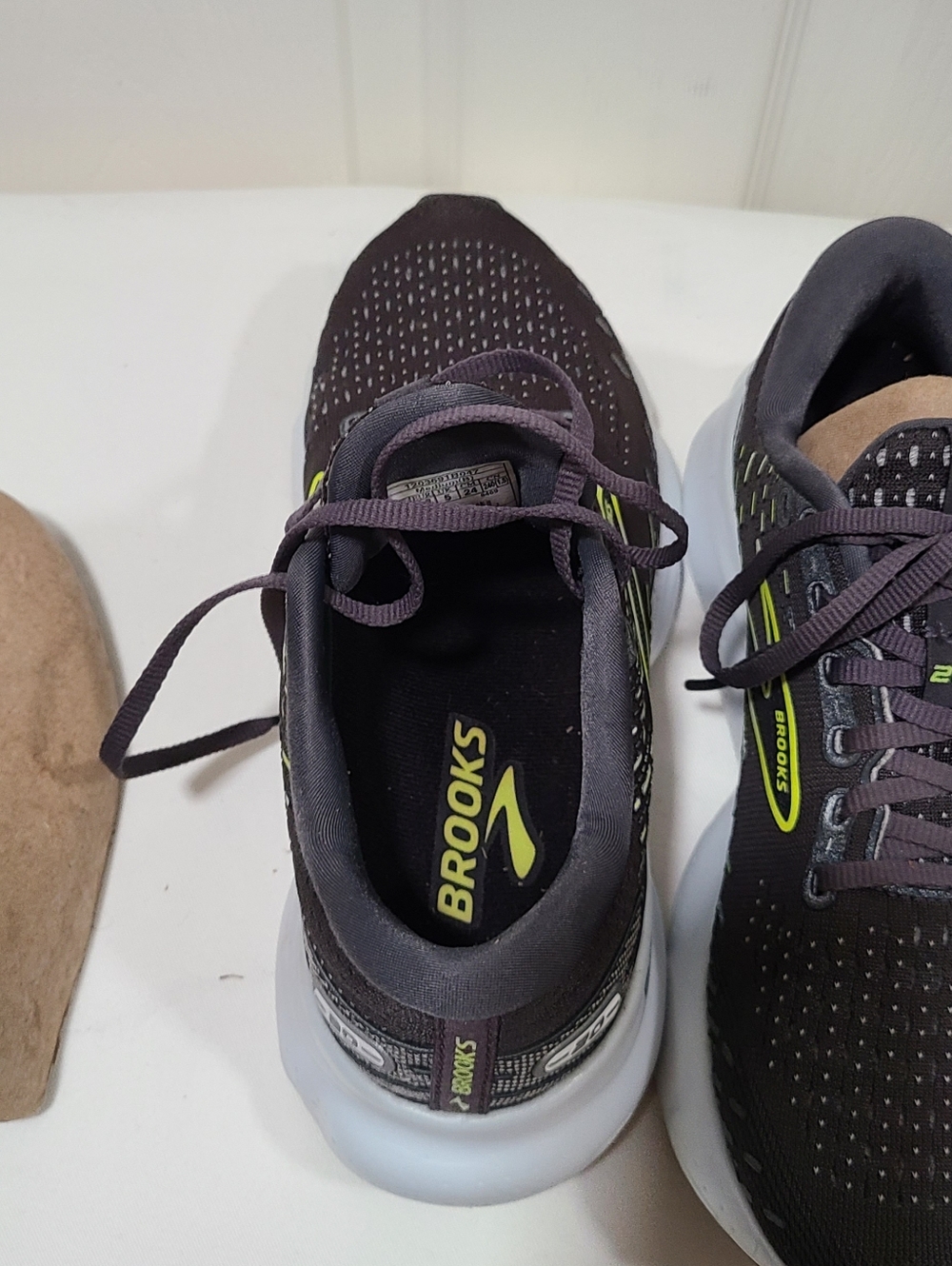 Brooks Glycerin 20 Women's Black Running Shoes with Neon Yellow Accent Size 7 - Picture 14 of 16